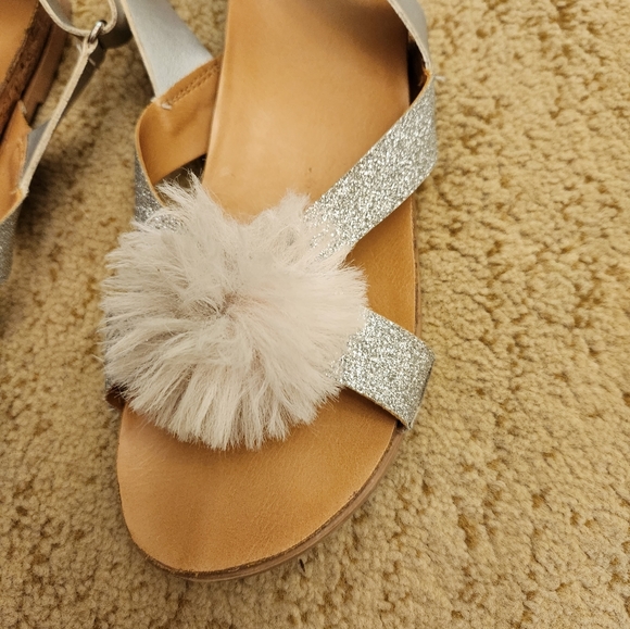 Ugg sandals - Picture 2 of 7